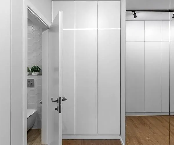 Brand New In ヴィリニュス