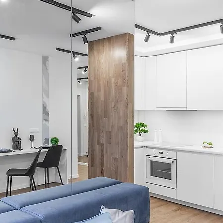 公寓 Brand New In *